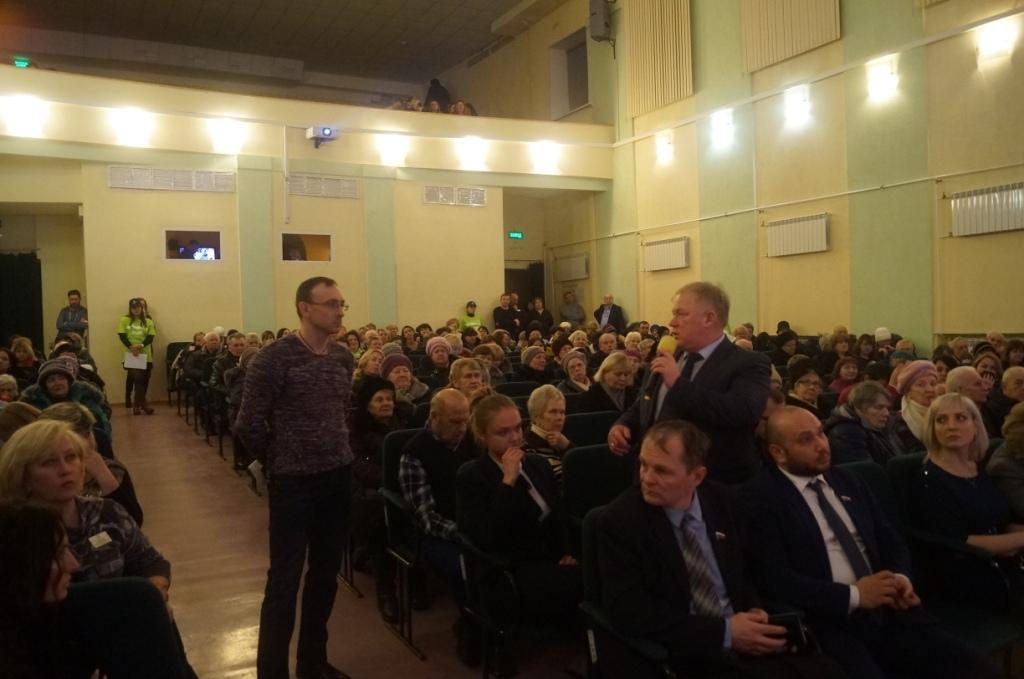 Глава Приокского района на встрече с нижегородцами получил более 50 обращений 